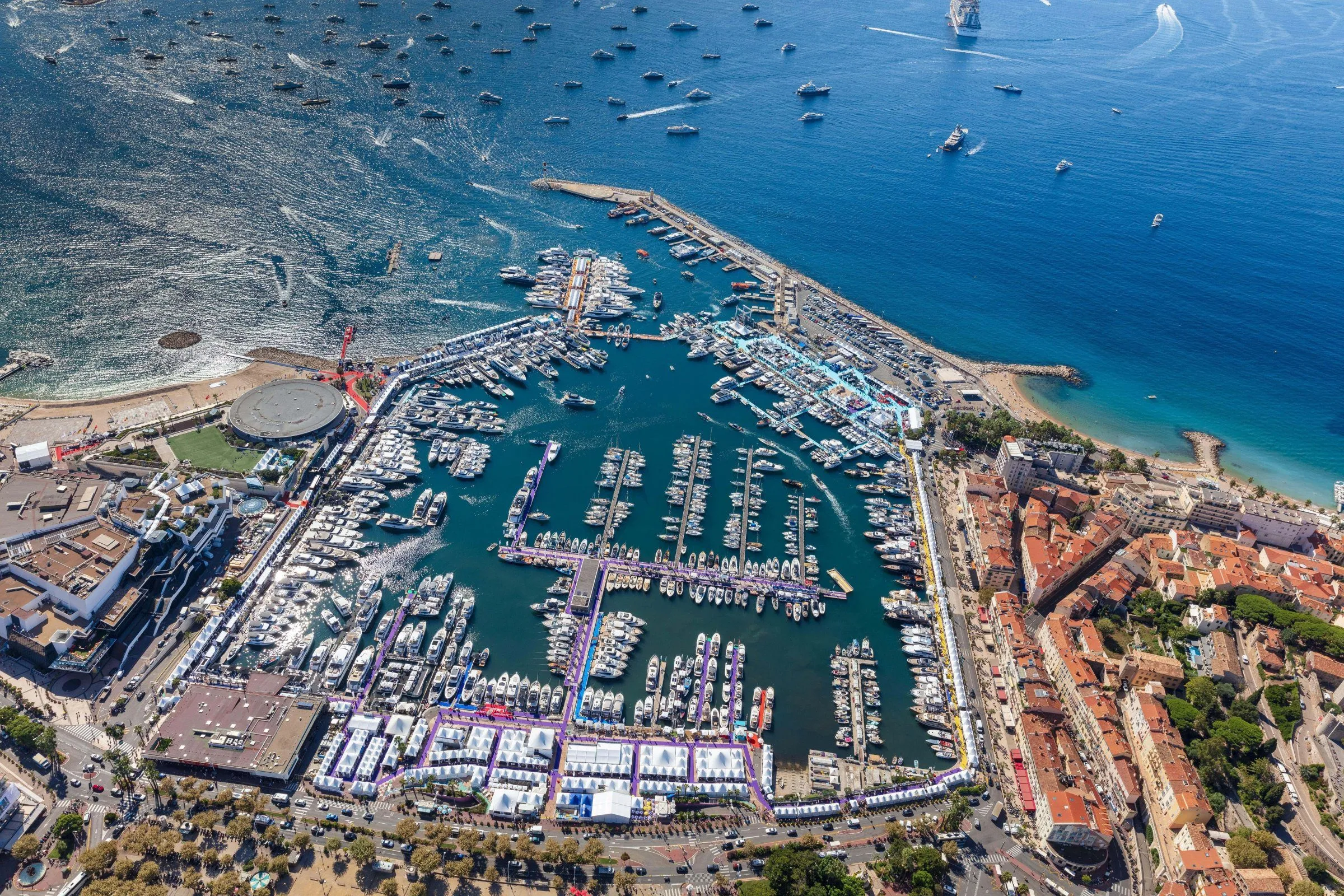 Cannes-Yachting-Festival-Lengers-Yachts-1.jpg