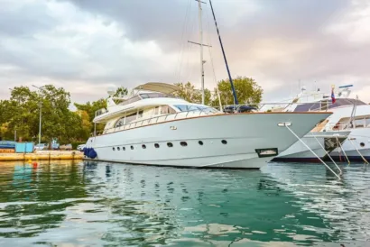 M/Y Dream Blu Cove Yachting