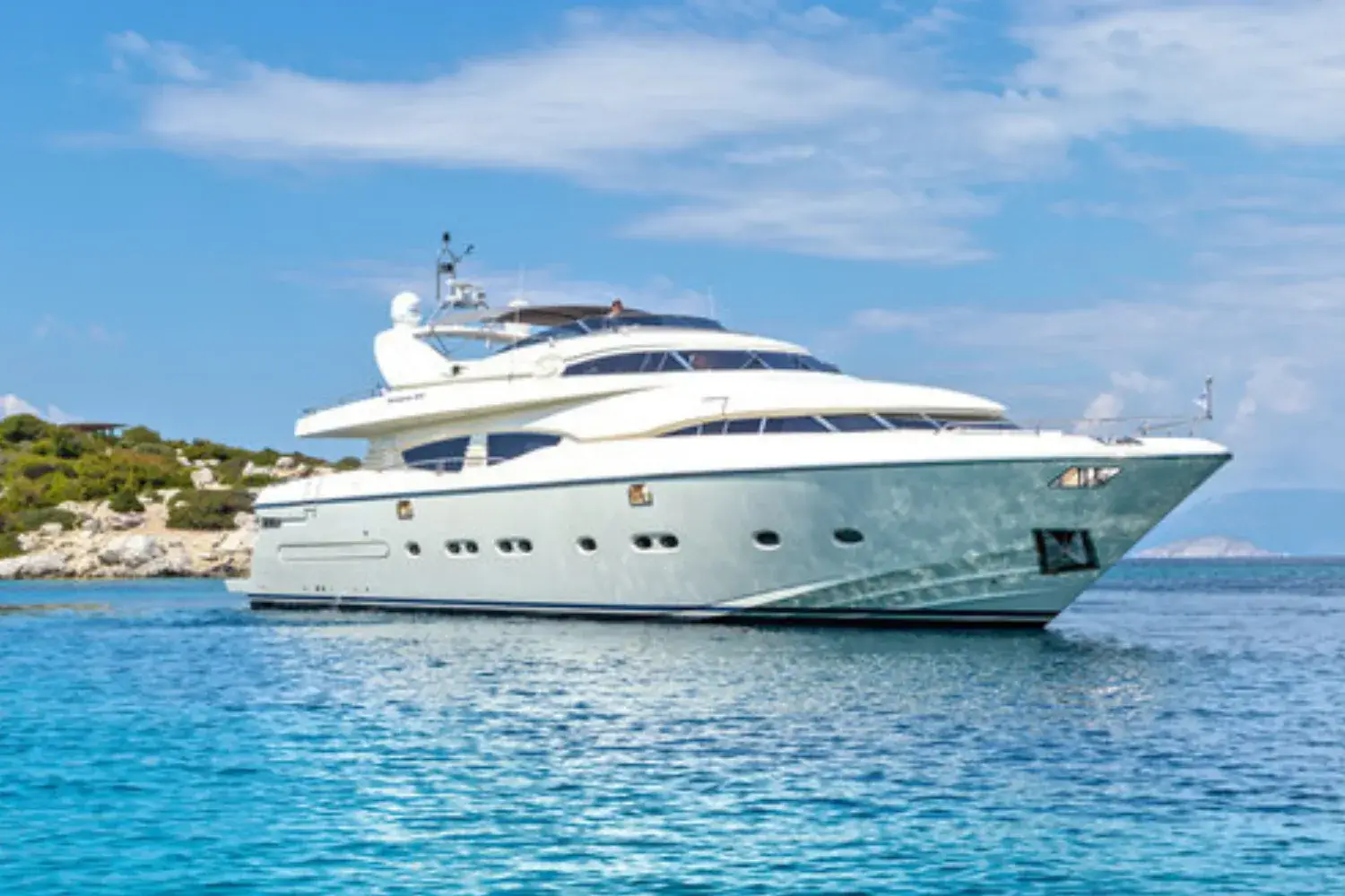 M/Y Divine