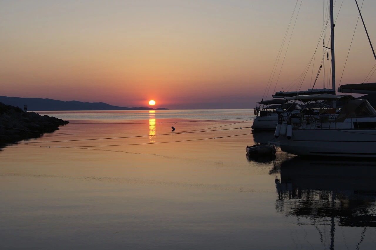 Saronic island hopping itinerary