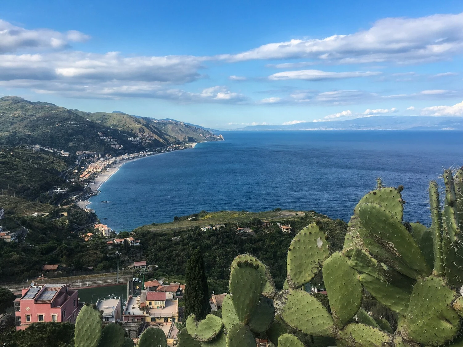 Charter a yacht in Italy