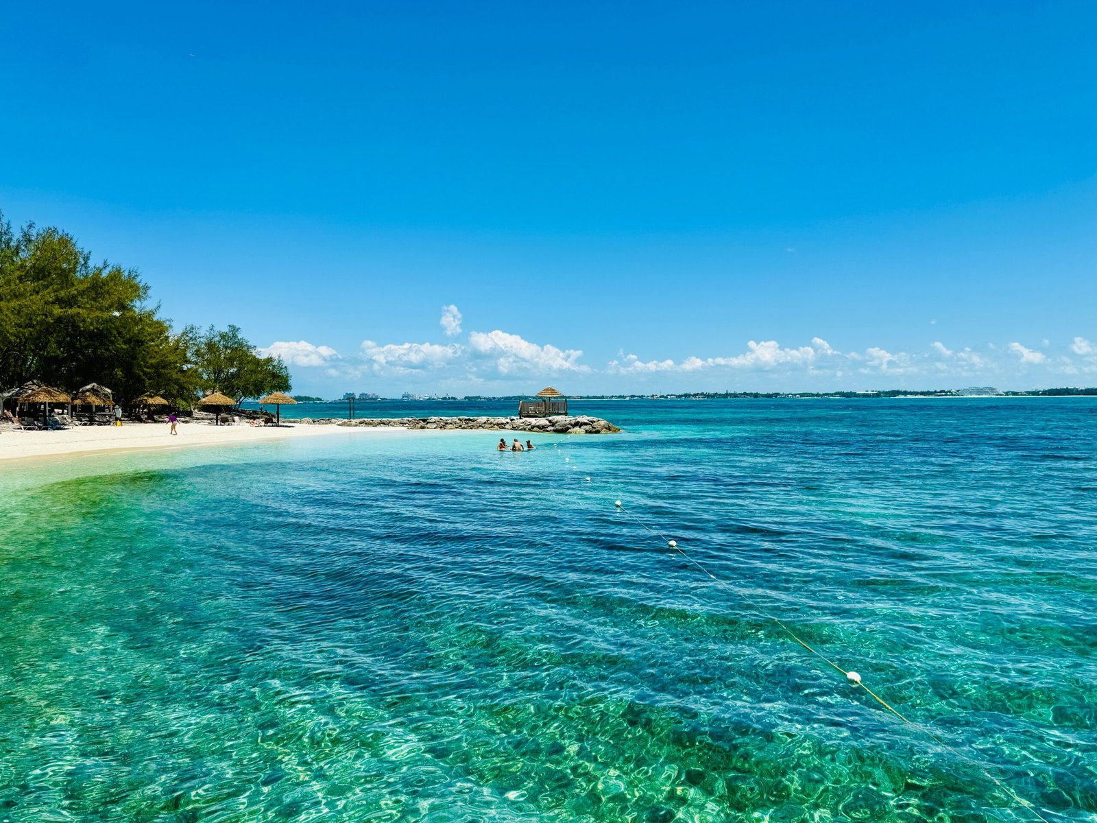 The,Beach,At,The,Royal,Bahamian,Sandals,Resort,In,Nassau,