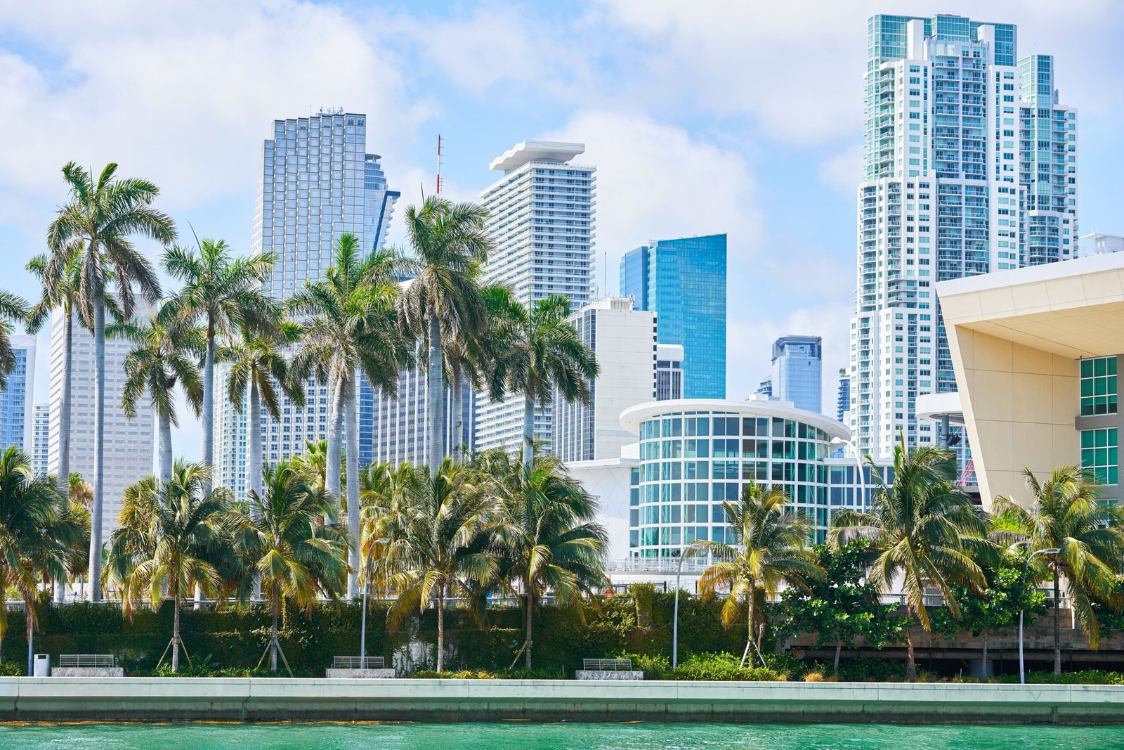 Picture,Of,Miami,Skyscrapers,In,City,Center.