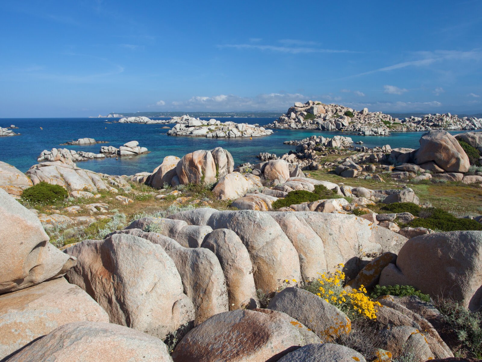 Lavezzi,Islands,With,Blue,Sky,,Corsica,,France