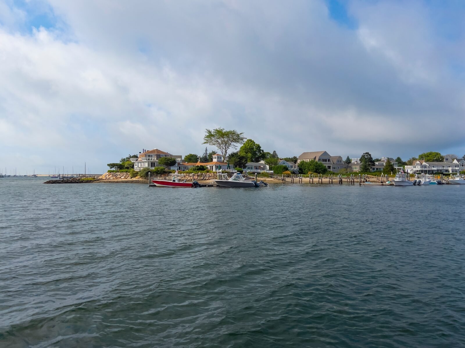 Historic,Waterfront,Houses,At,Lewis,Bay,In,Village,Of,Hyannis,