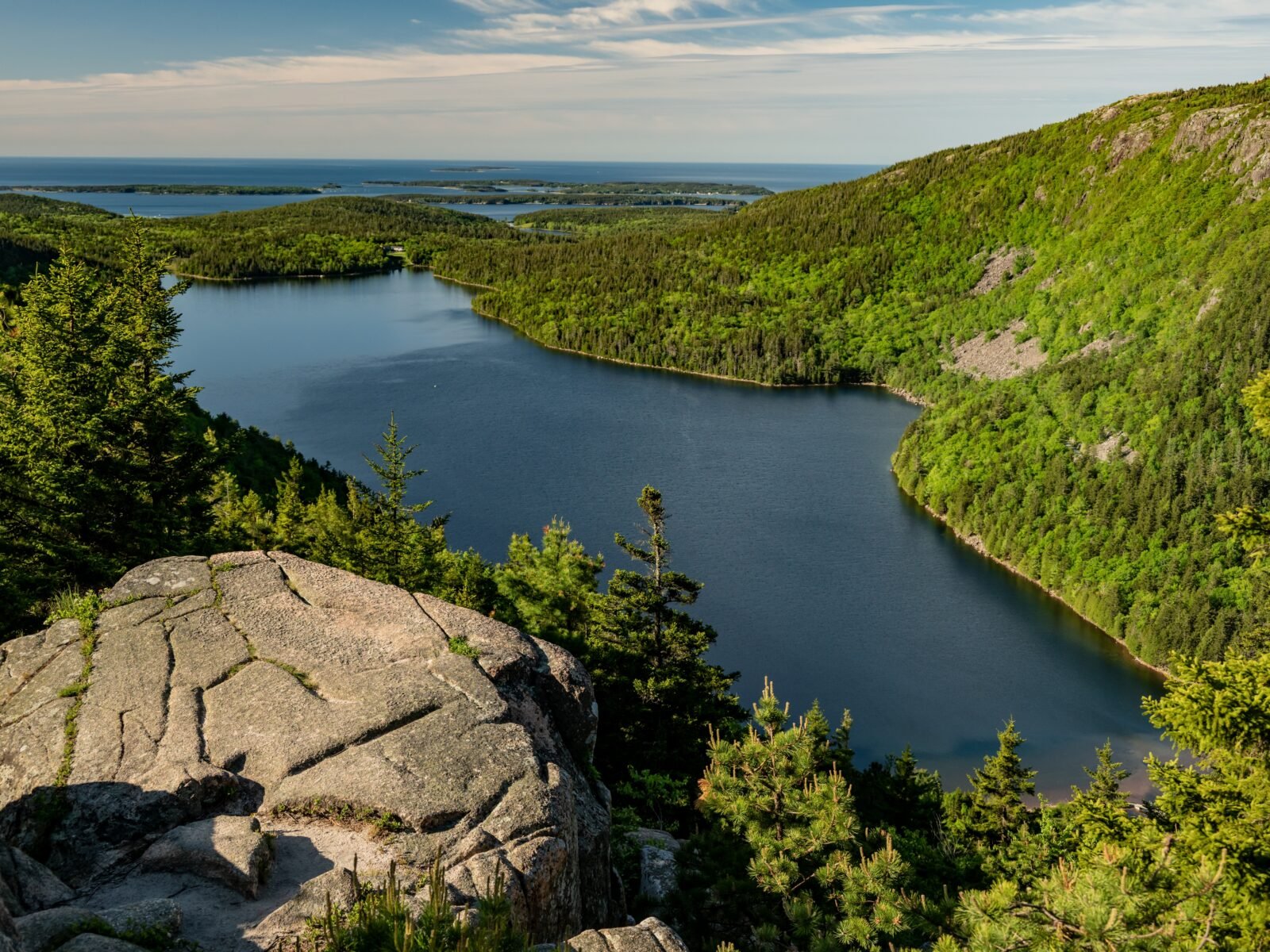 View,Of,Eagle,Lake,In,Early,Summer,In,Acadia,National