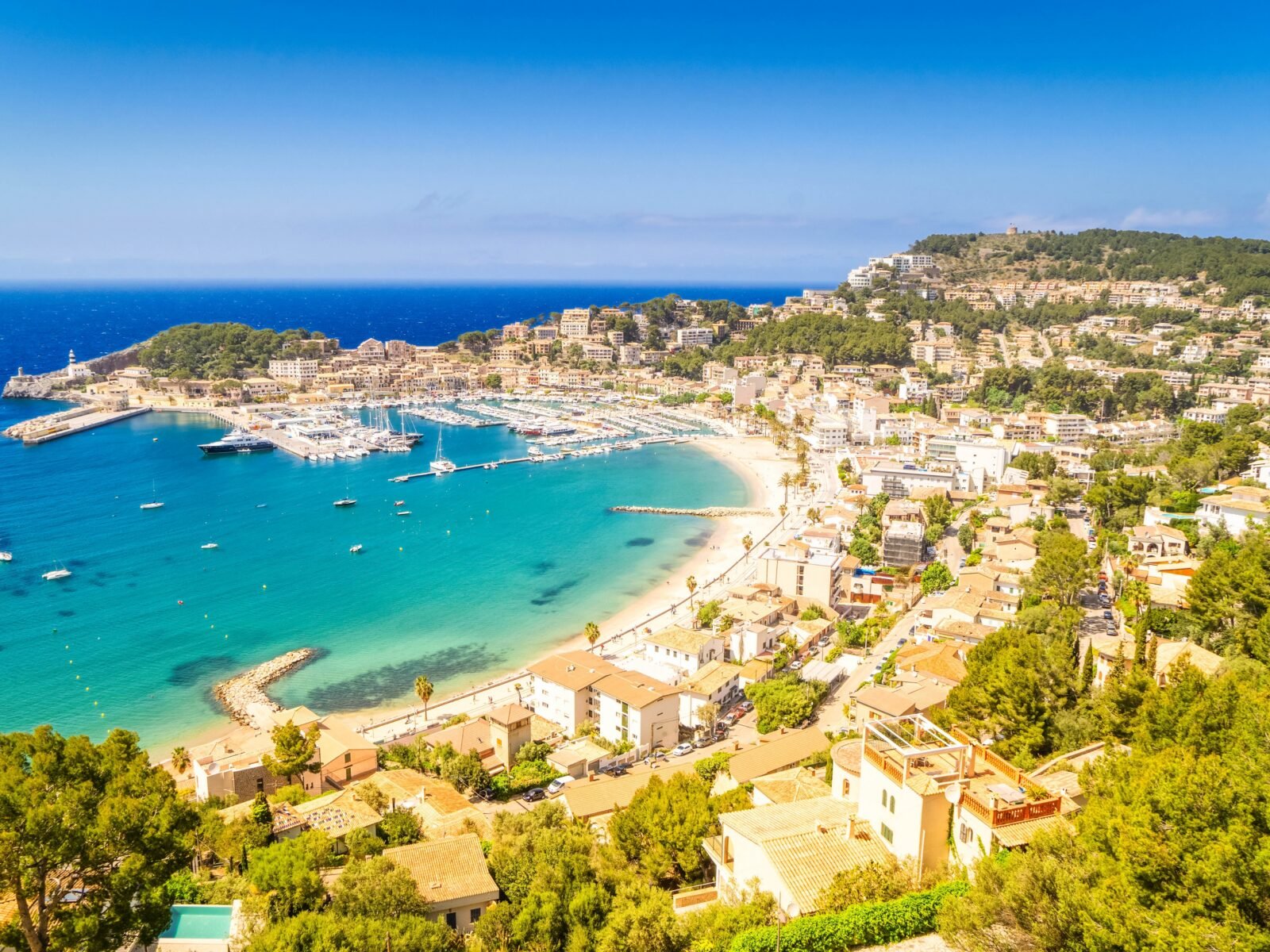 View,Of,Port,Soller,Harbour,With,Ships,,Mallorca,At,Summer